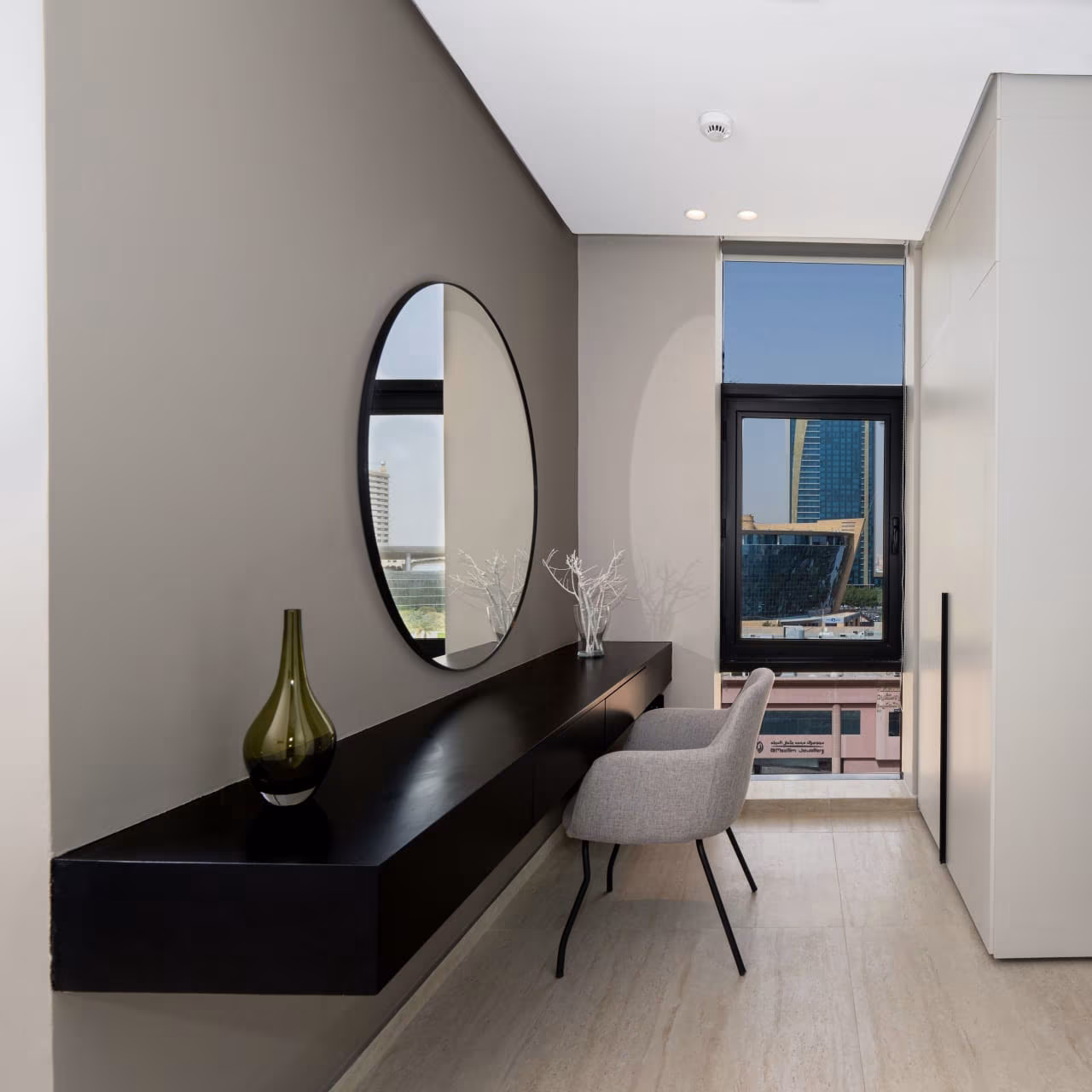 Apartment – Master Bedroom Suite & Queen Bedroom