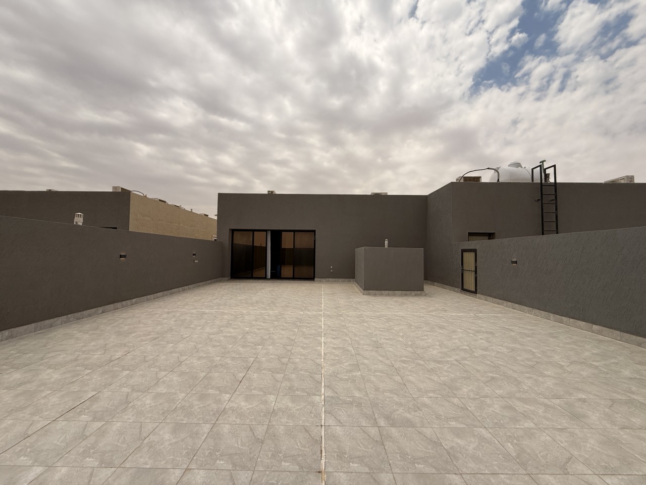 Apartment – 3 Bedrooms