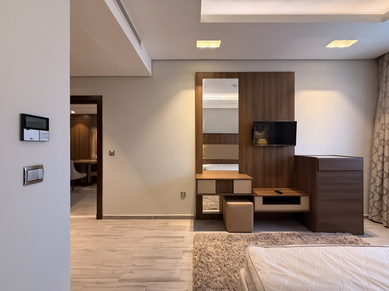 Apartment – 1 Master Bedroom