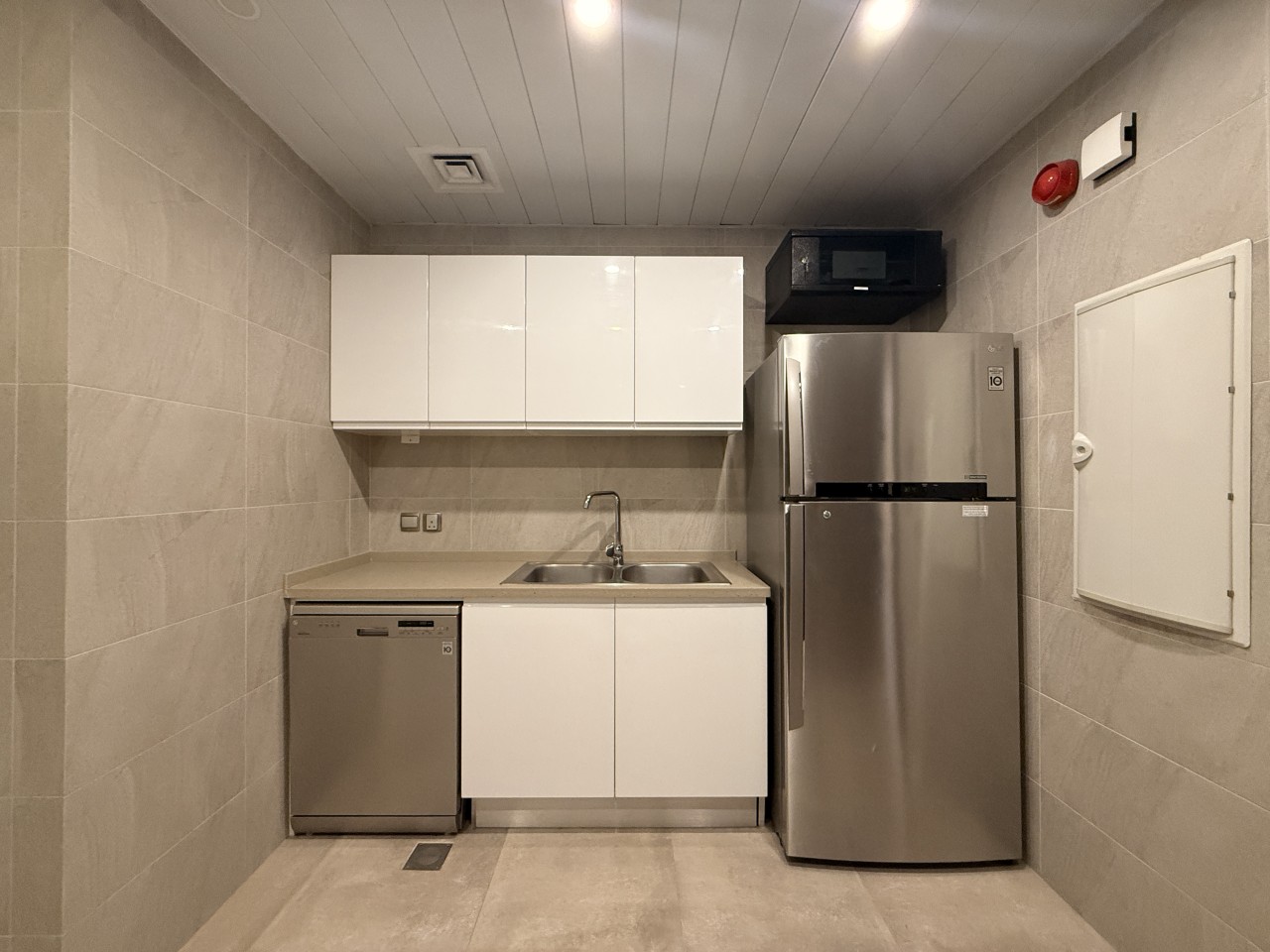 Apartment – 1 Master Bedroom