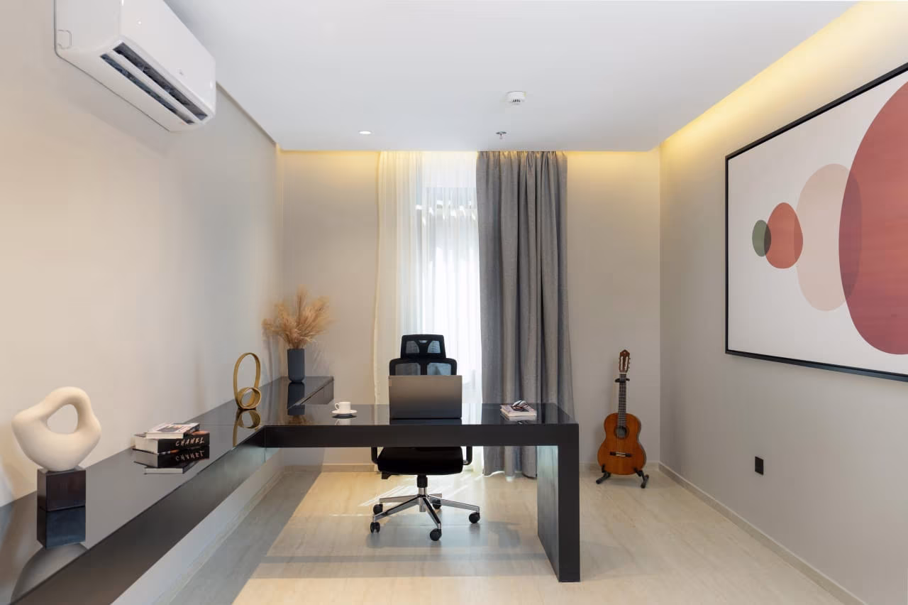 Apartment – Master Bedroom Suite & Office